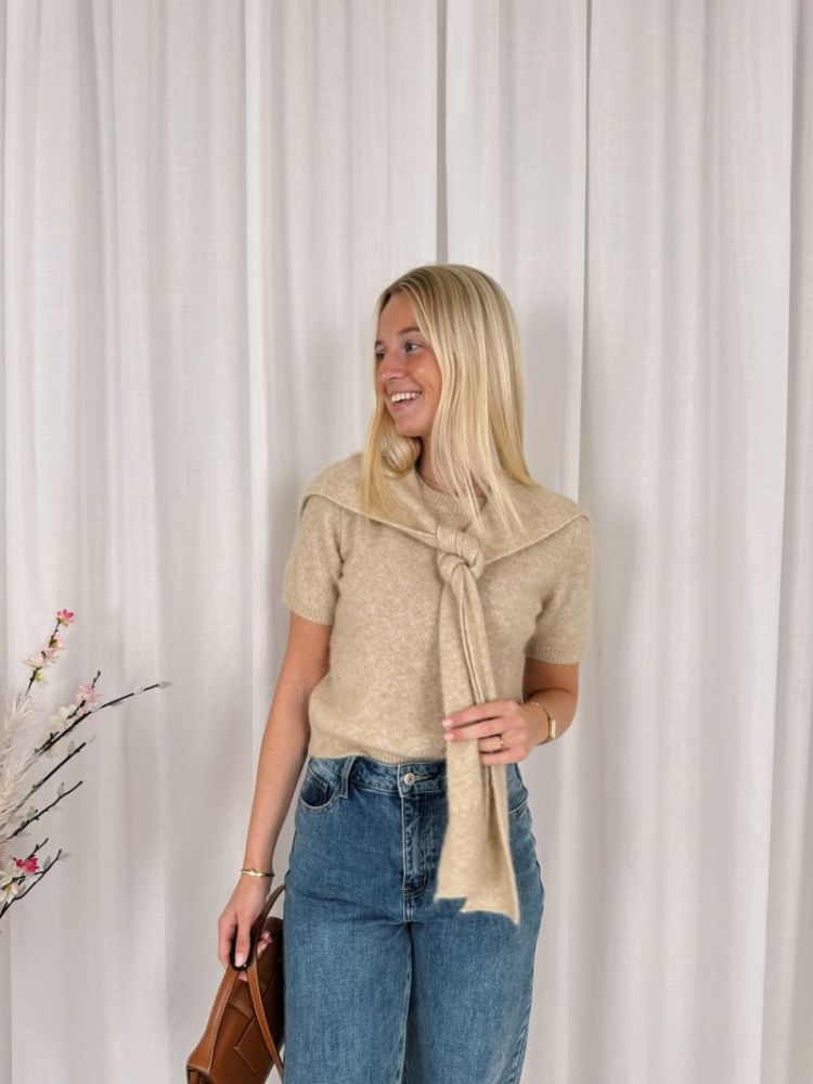 Neo Pull With Scarf Beige