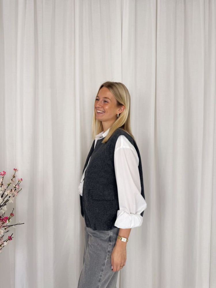Kyra Sleeveless Jacket Grey