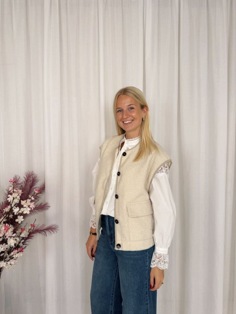 Leona Vest Whisper White