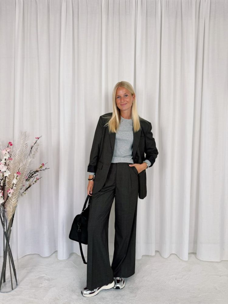 Lenora Blazer Dark Grey Check