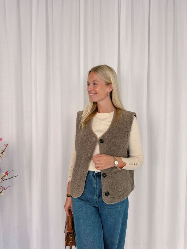Linn Reversible Teddy Vest Desert Taupe