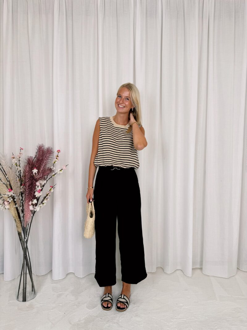 Illis Cropped Pants - Black